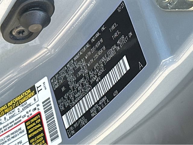 Used 2024 Toyota Highlander LE FWD image 41