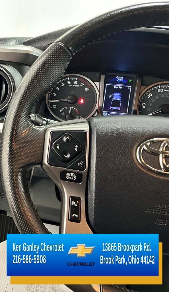 Used 2020 Toyota Tacoma SR5 AWD/4WD image 11