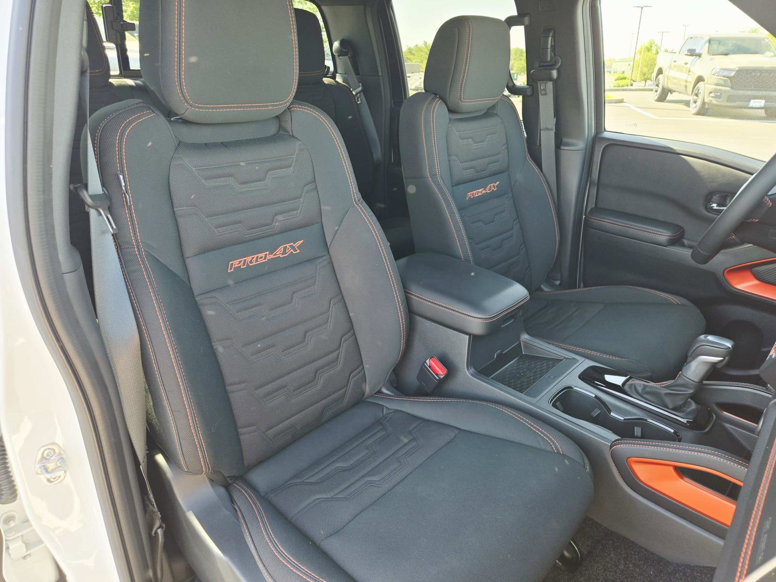 Used 2025 Nissan Frontier PRO-4X w/ Pro Convenience Package AWD/4WD image 16