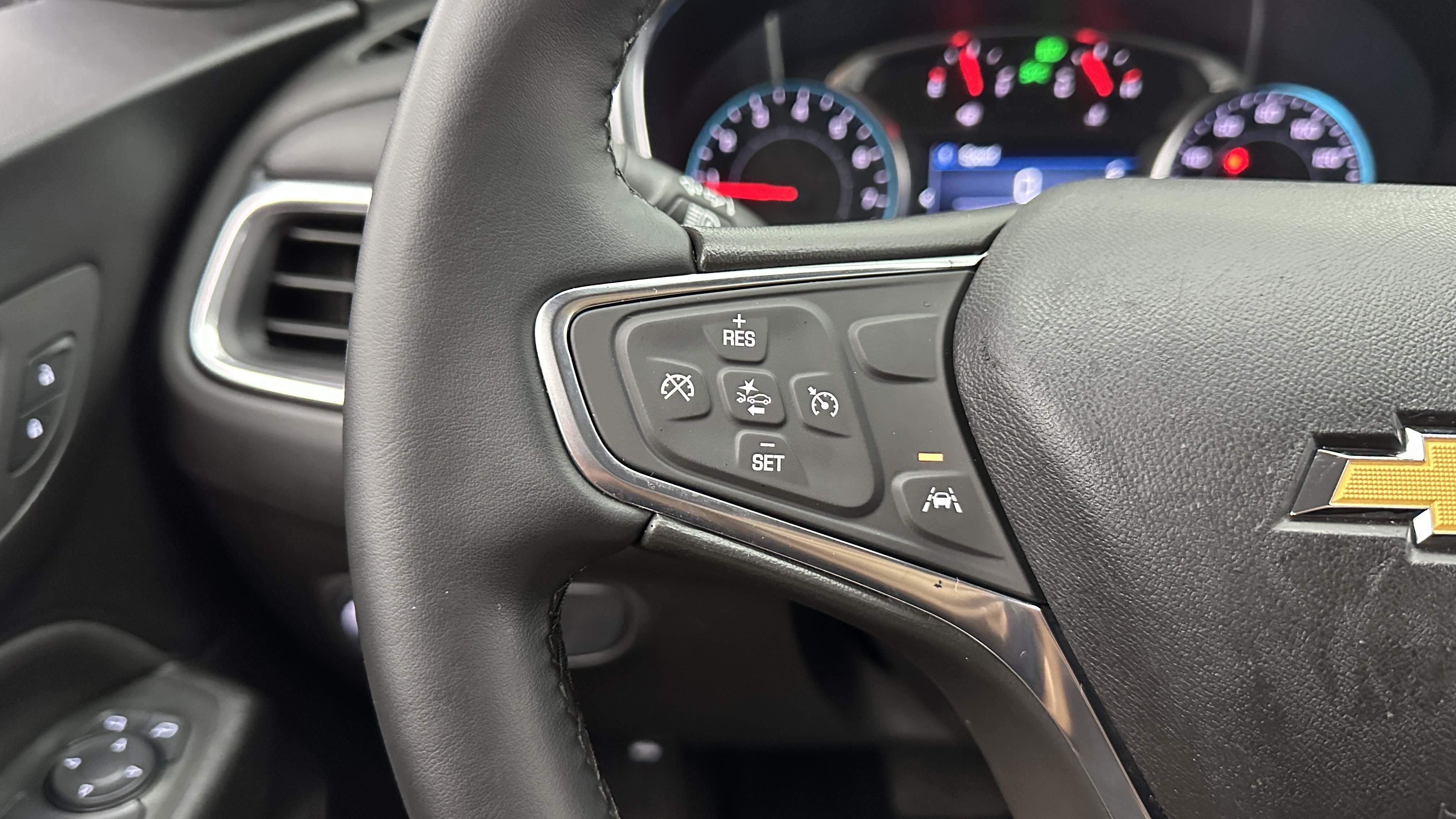 Used 2024 Chevrolet Equinox LT AWD/4WD image 18