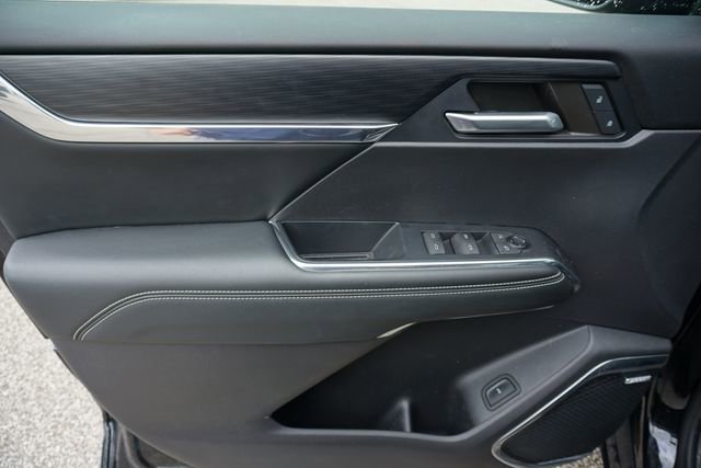 Used 2024 GMC Acadia Elevation image 13