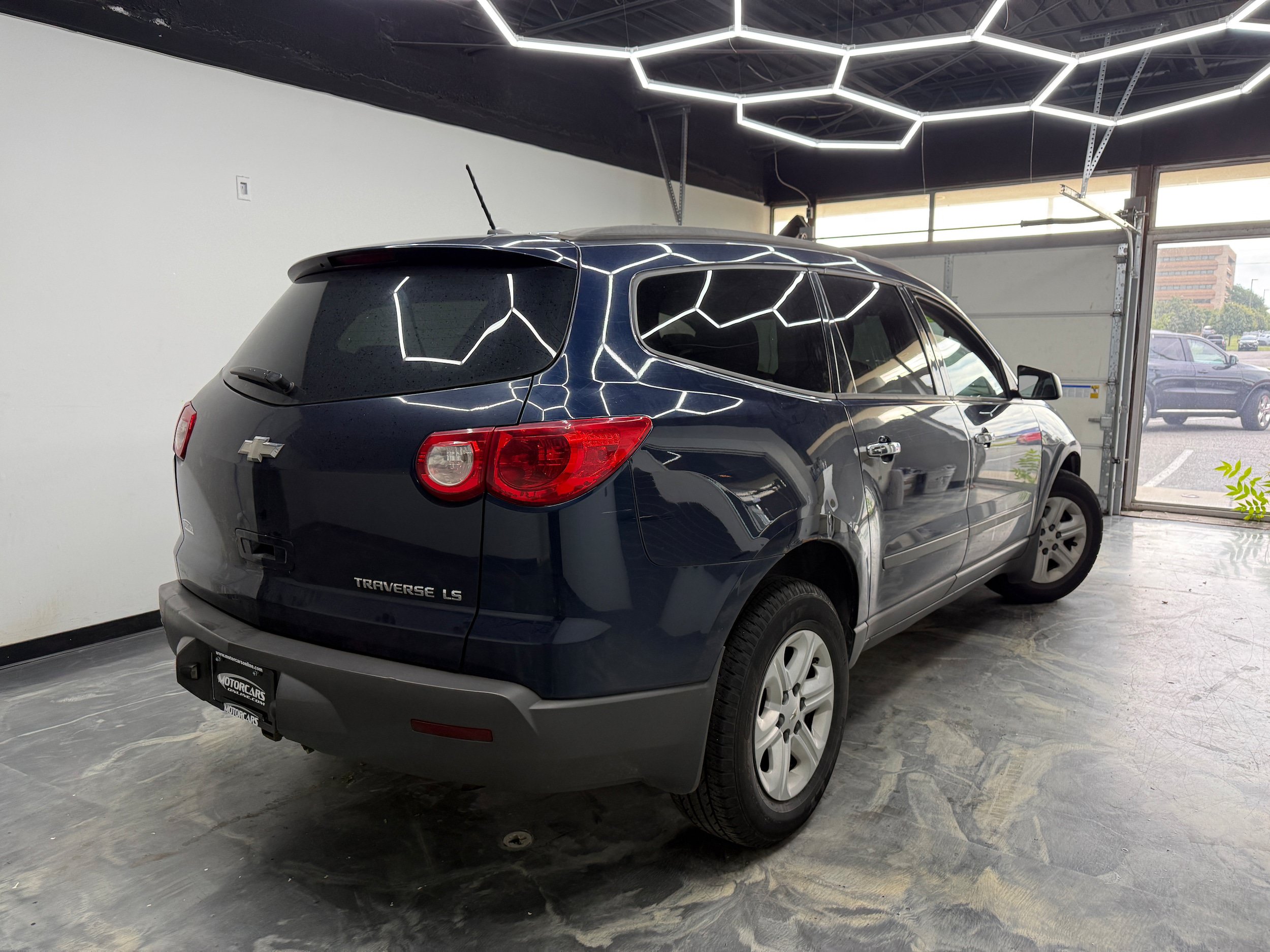 Used 2011 Chevrolet Traverse LS AWD/4WD image 3