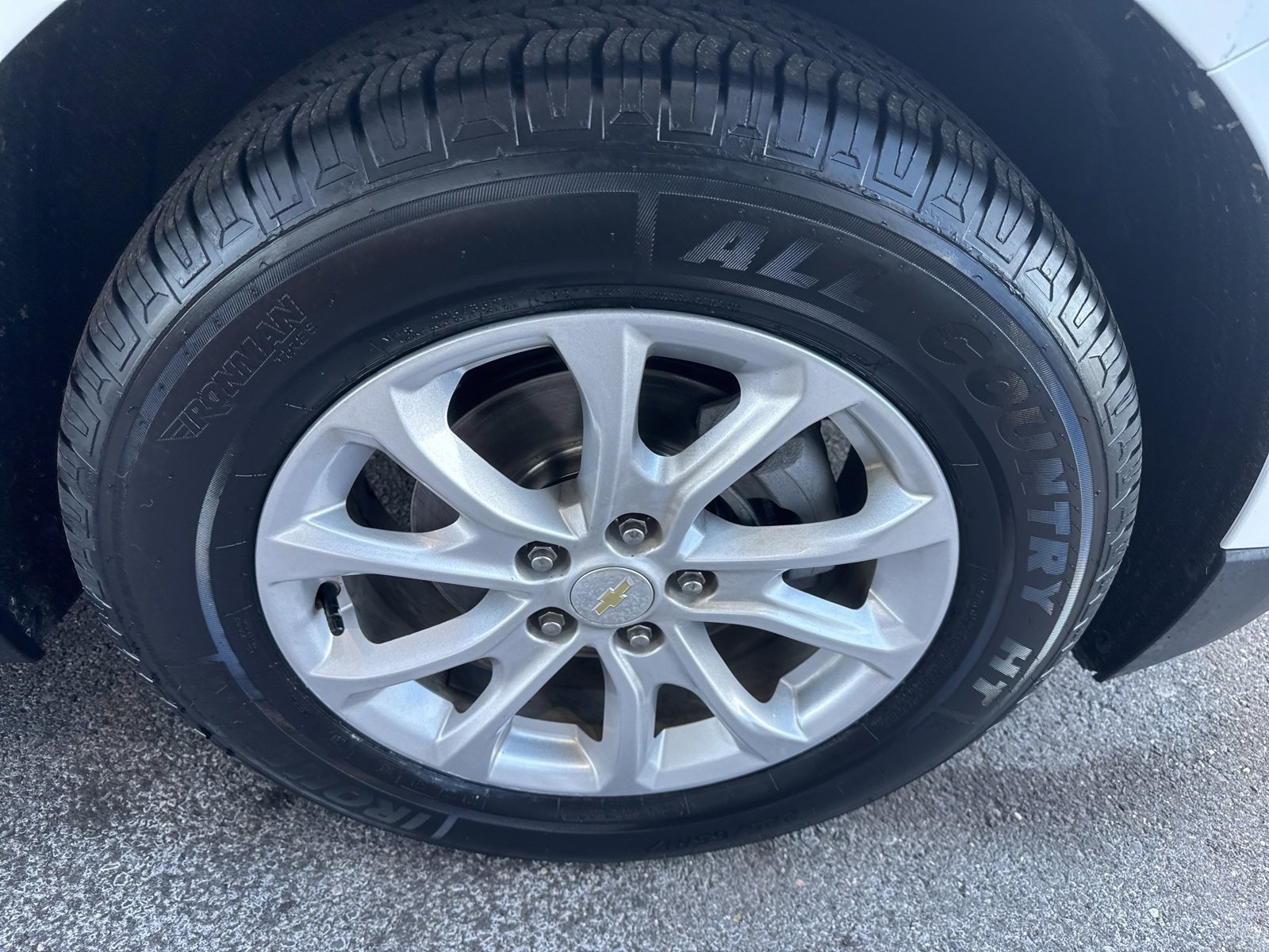 Used 2020 Chevrolet Equinox LS image 12