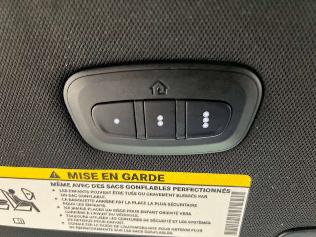 Used 2025 Chrysler Pacifica Select FWD image 72