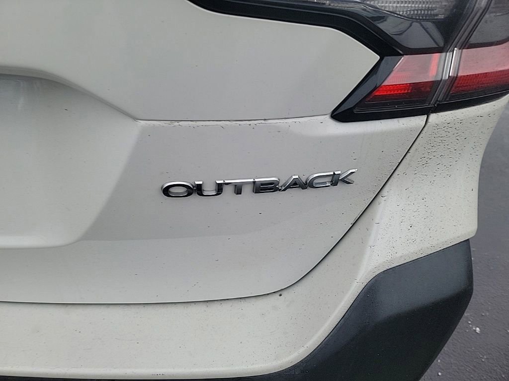 Used 2023 Subaru Outback Premium image 10