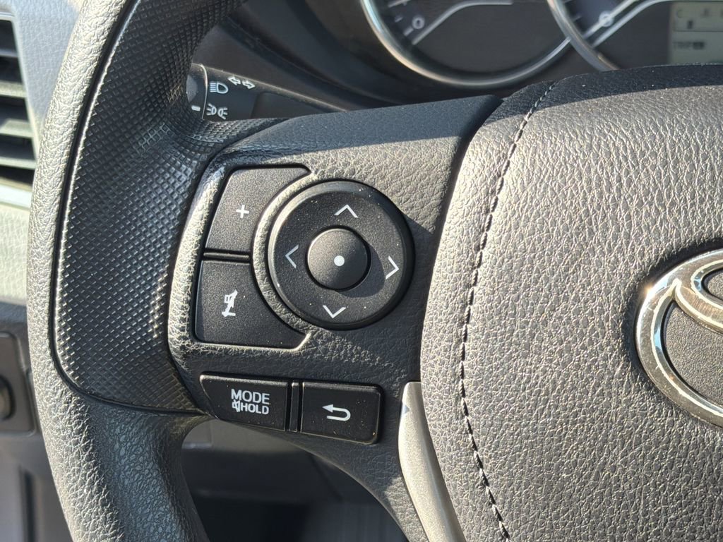 Used 2016 Toyota Corolla LE FWD image 24