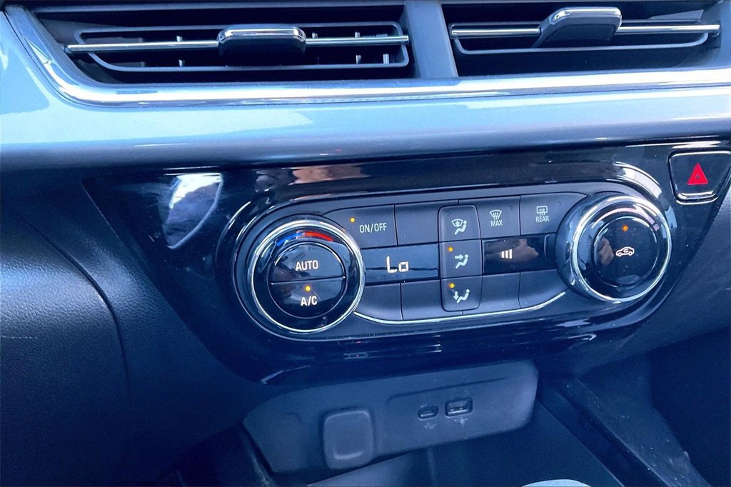 Used 2025 Chevrolet Trax LT image 29