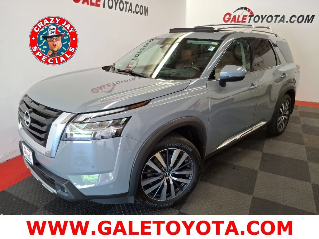 Used 2022 Nissan Pathfinder Platinum w/ Cargo Package AWD/4WD image 1