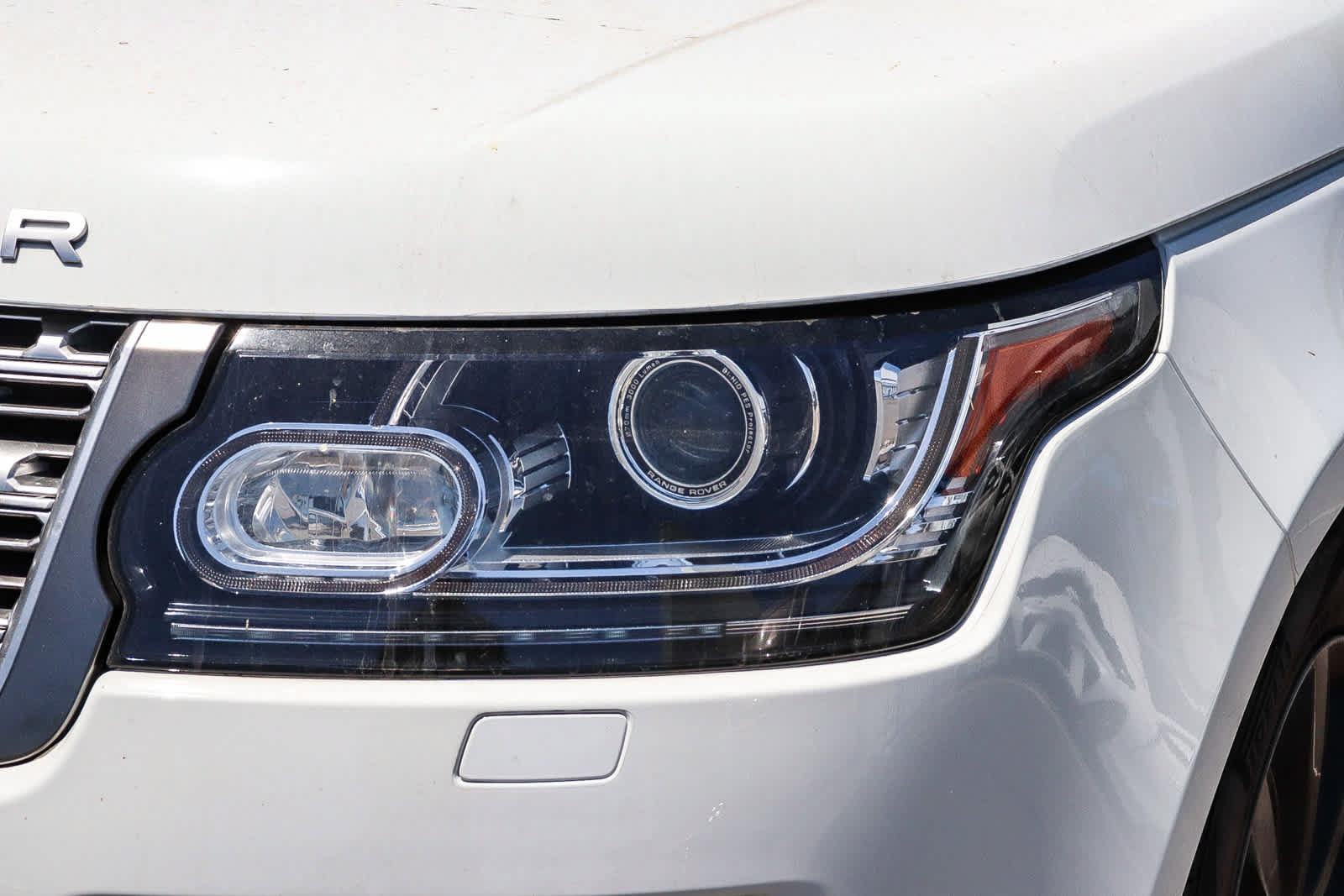 Used 2015 Land Rover Range Rover Supercharged AWD/4WD image 2