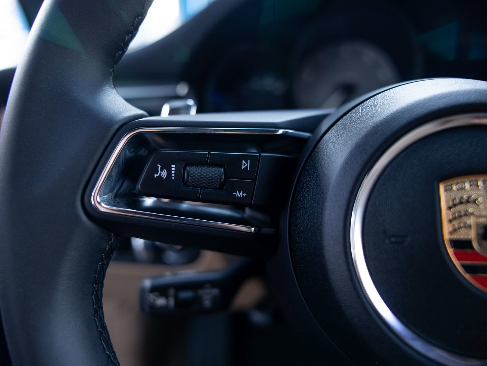 Certified 2025 Porsche Macan S image 50