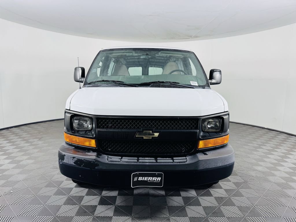 Used 2015 Chevrolet Express 2500 RWD image 3