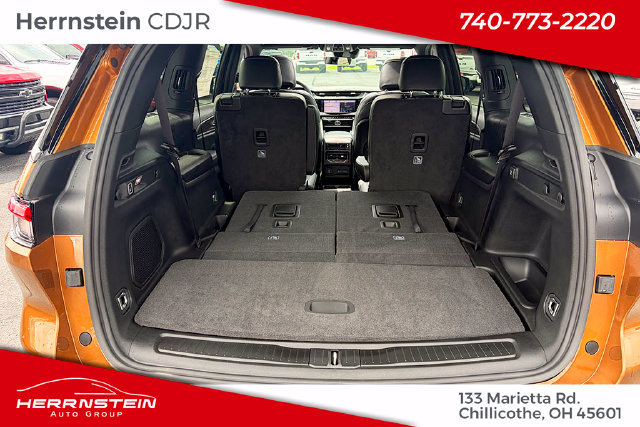 New 2026 Jeep Grand Cherokee L Limited w/ Limited Altitude Package AWD/4WD image 28