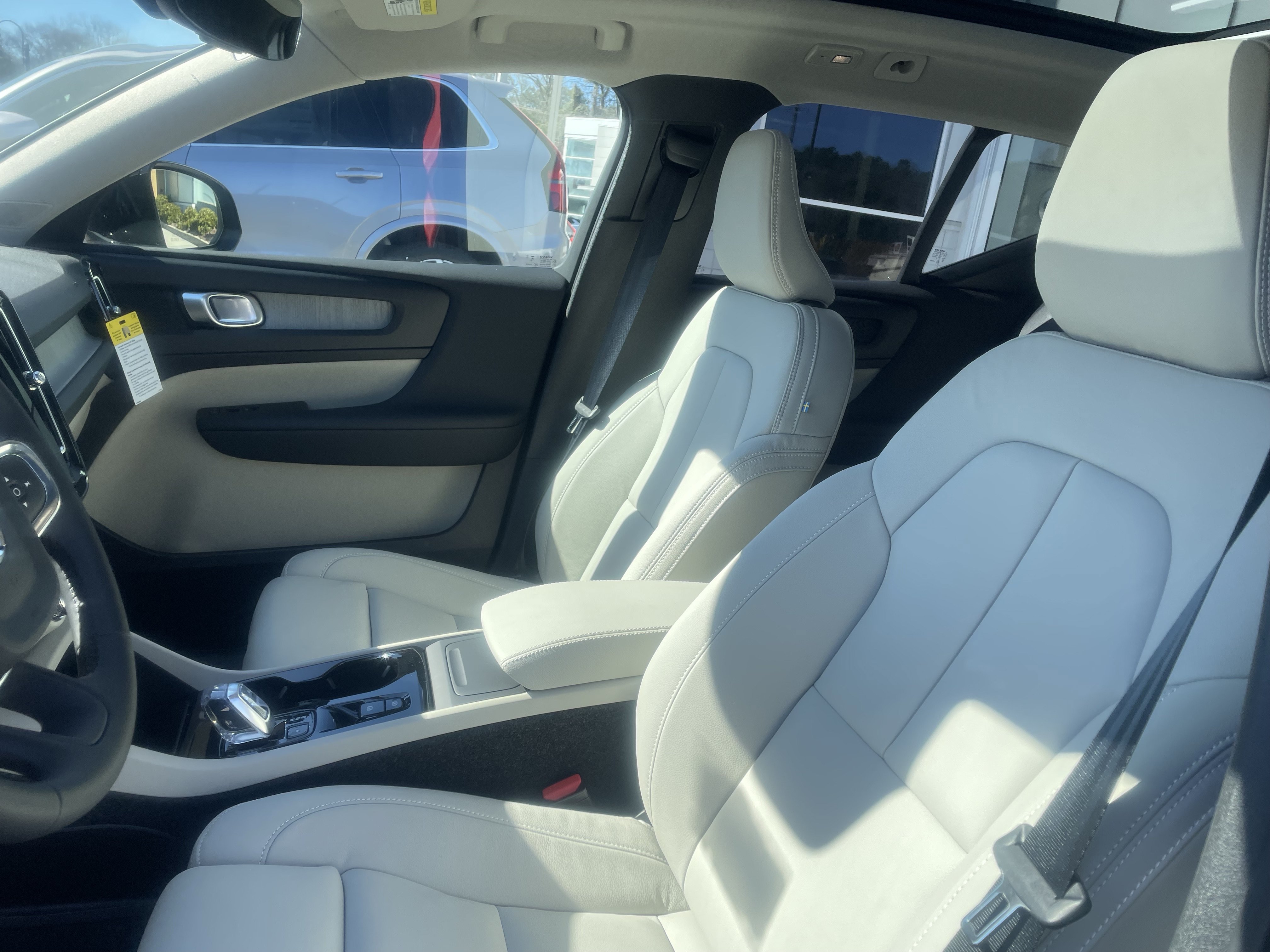 New 2026 Volvo XC40 B5 Plus w/ Protection Package Premier AWD/4WD image 15