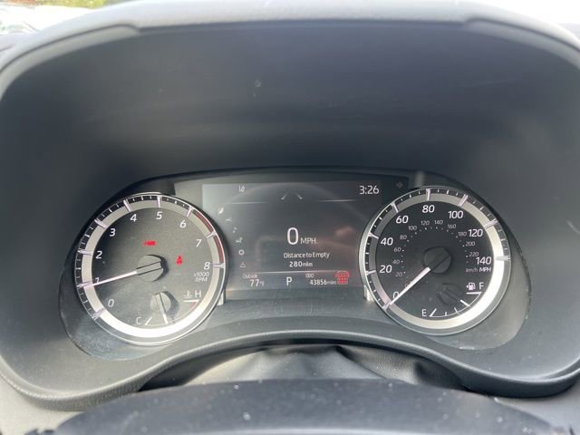 Used 2024 Toyota Highlander LE image 10