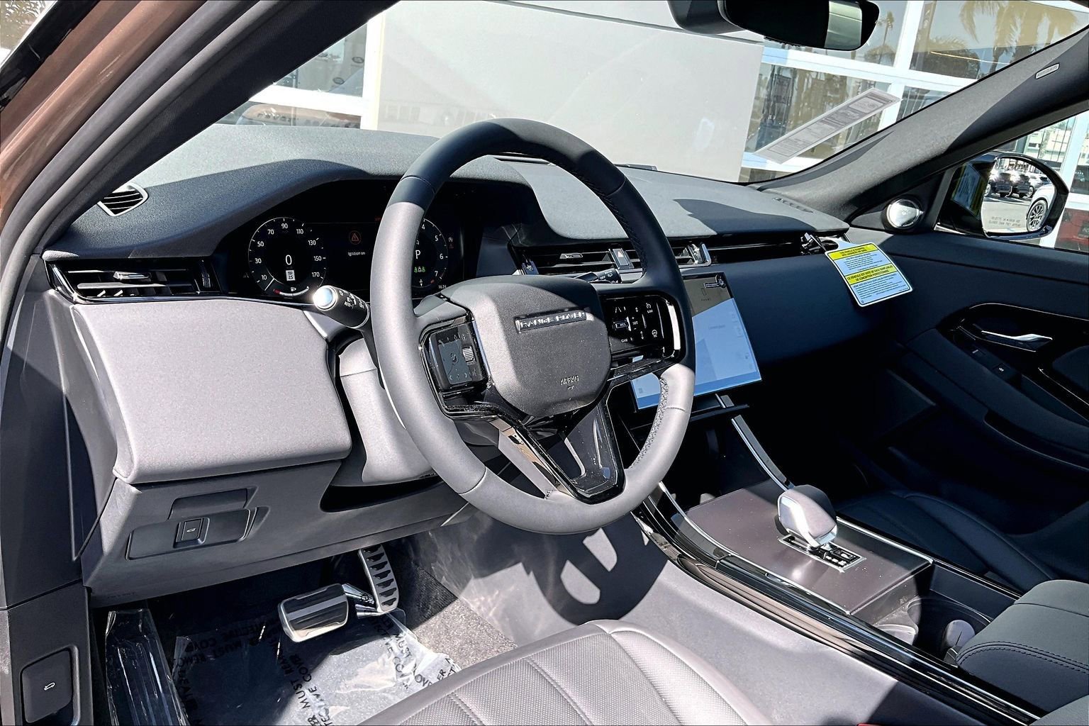 New 2026 Land Rover Range Rover Evoque Dynamic SE AWD/4WD image 6