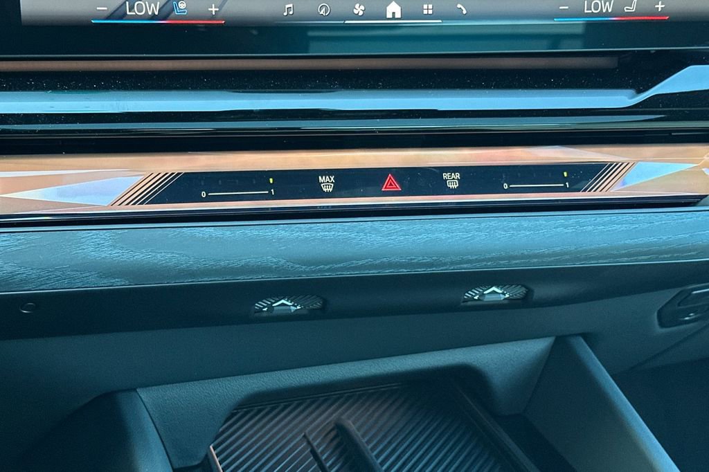 New 2026 BMW 550e xDrive 550e xDrive w/ Executive Package image 23