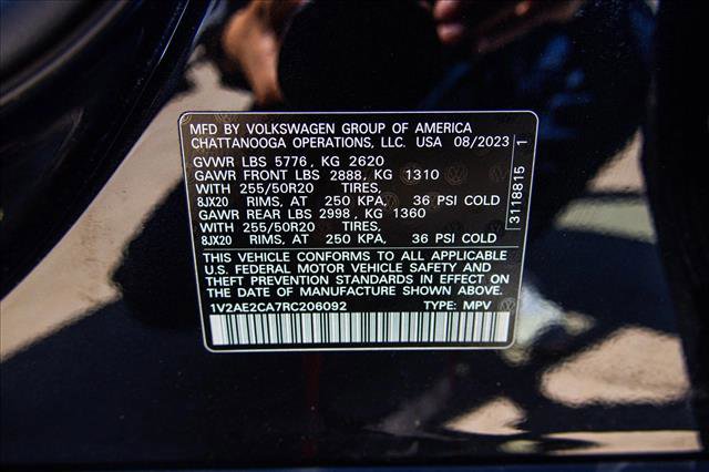 Used 2024 Volkswagen Atlas Cross Sport SEL R-Line AWD/4WD image 28
