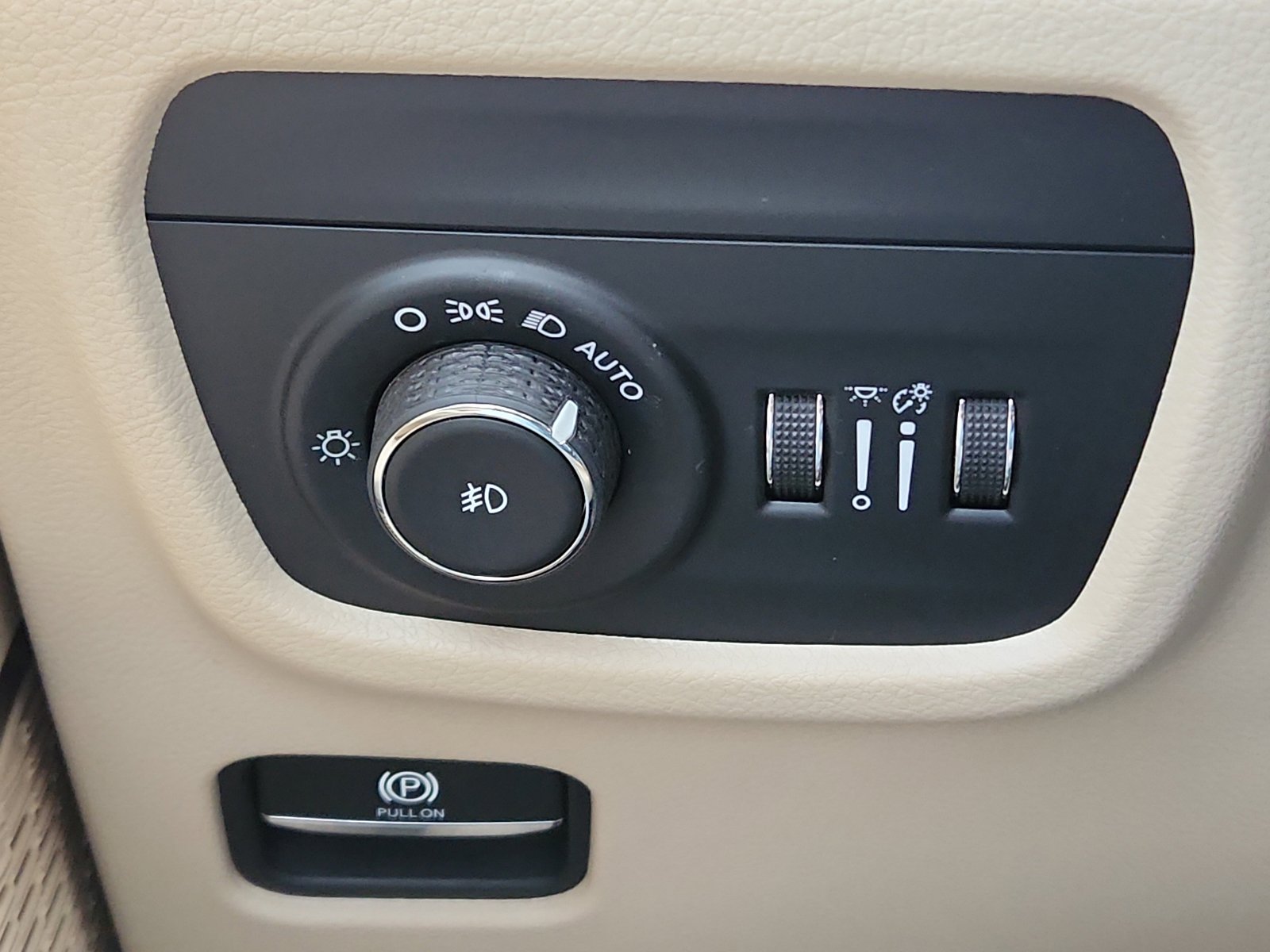 Used 2021 Jeep Grand Cherokee L Limited AWD/4WD image 17