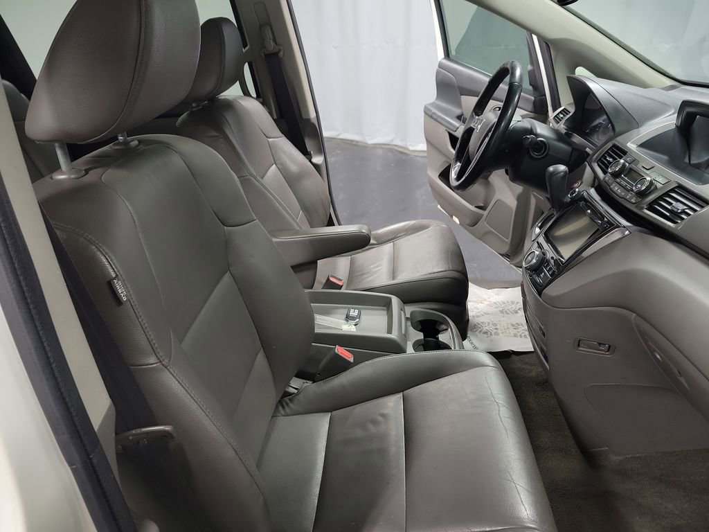 Used 2015 Honda Odyssey Touring Elite image 23