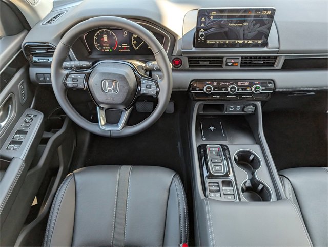 New 2025 Honda Pilot Touring image 6