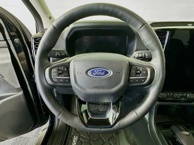 Used 2024 Ford Ranger Lariat w/ Trailer Tow Package image 13