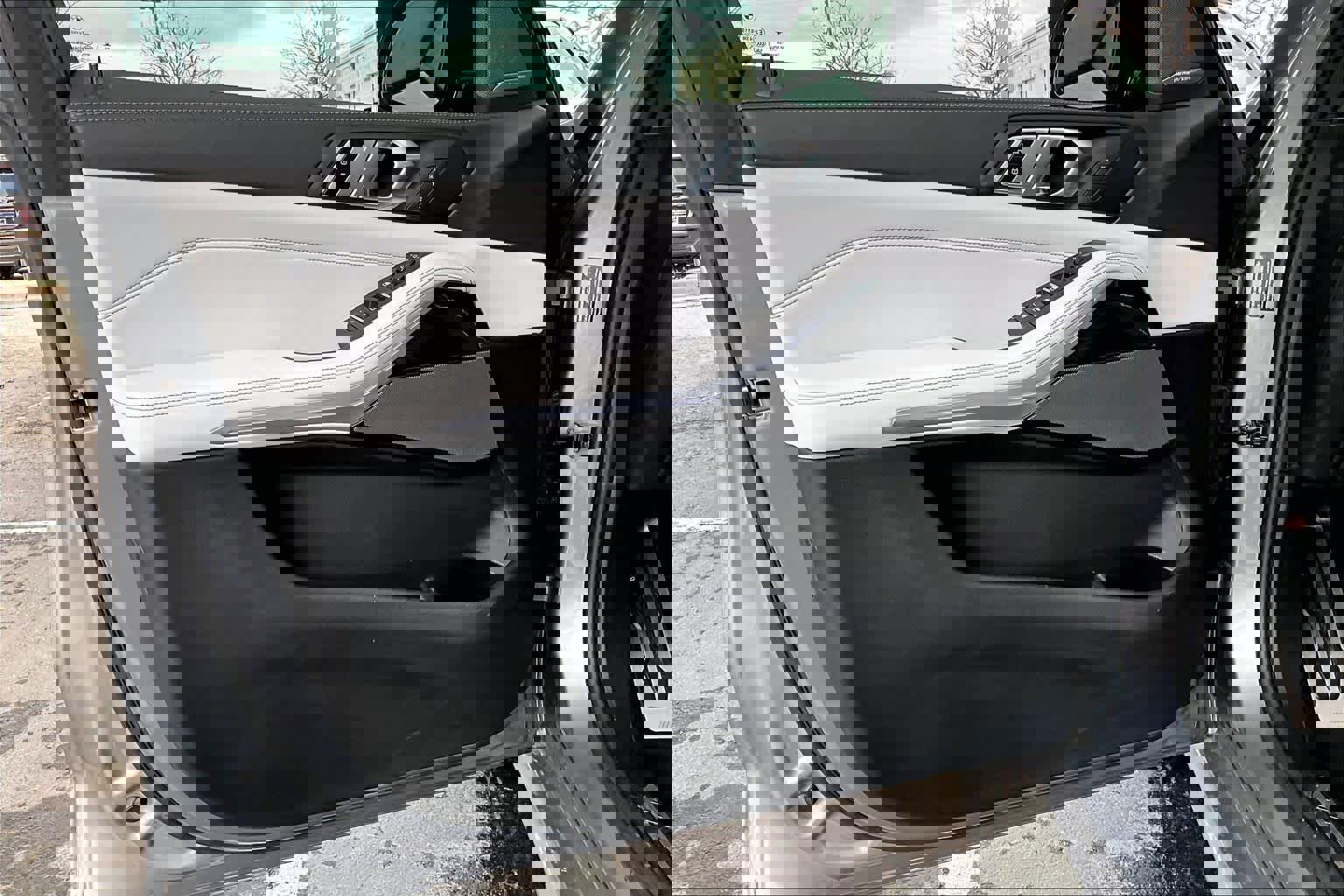 Used 2024 BMW X5 sDrive40i w/ M Sport Package image 22