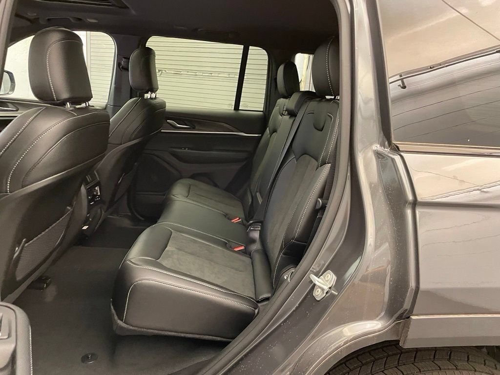 New 2026 Jeep Grand Cherokee Altitude RWD image 17