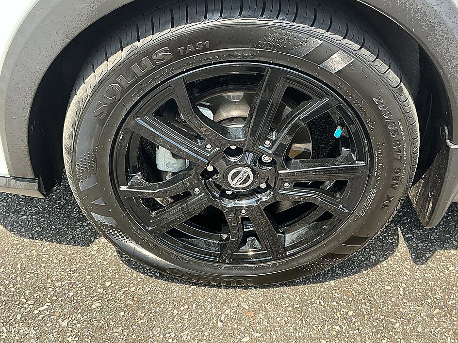 Certified 2021 Nissan Kicks SR w/ SR Premium Package FWD image 9