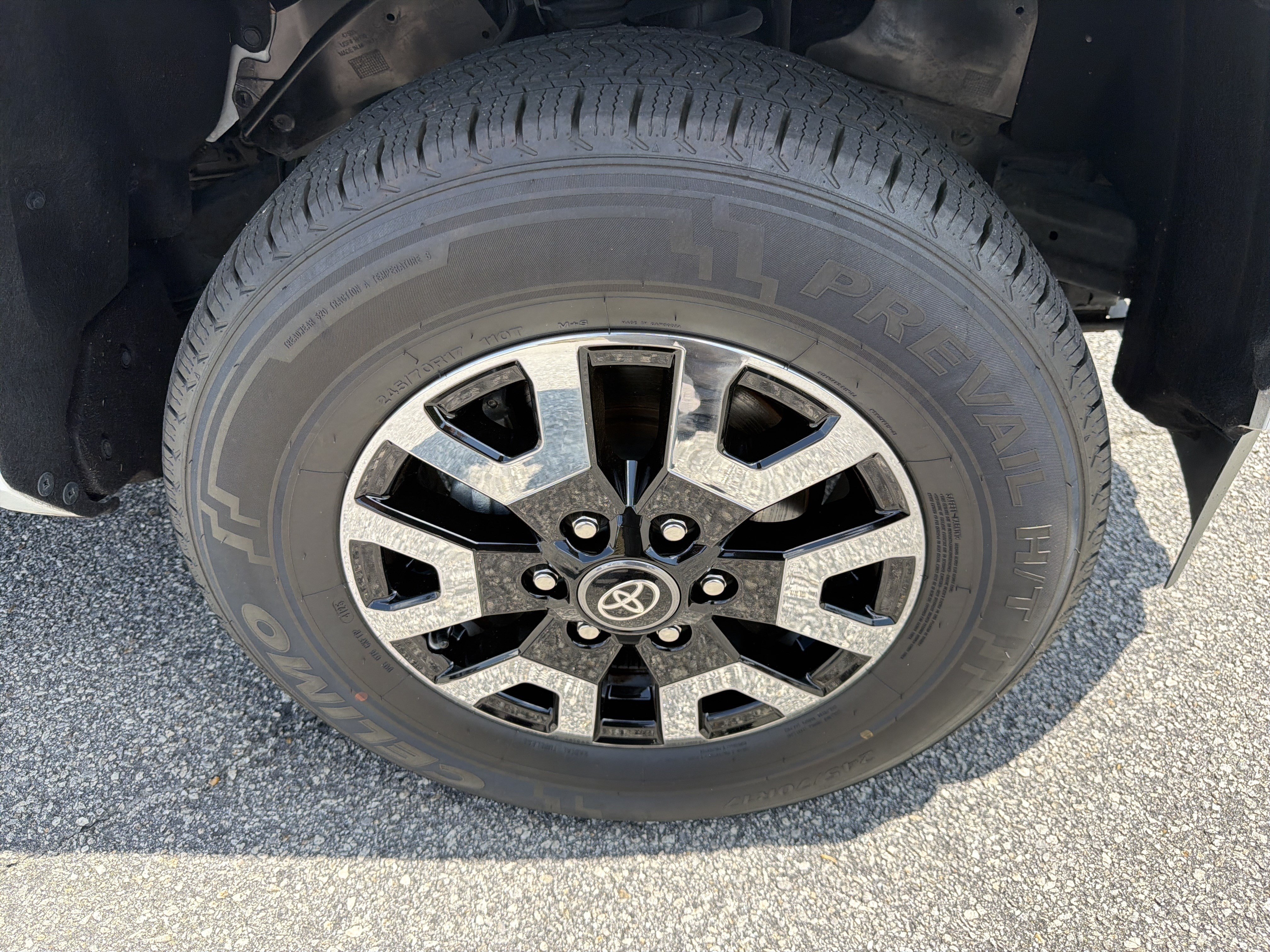 Certified 2024 Toyota Tacoma SR5 AWD/4WD image 22