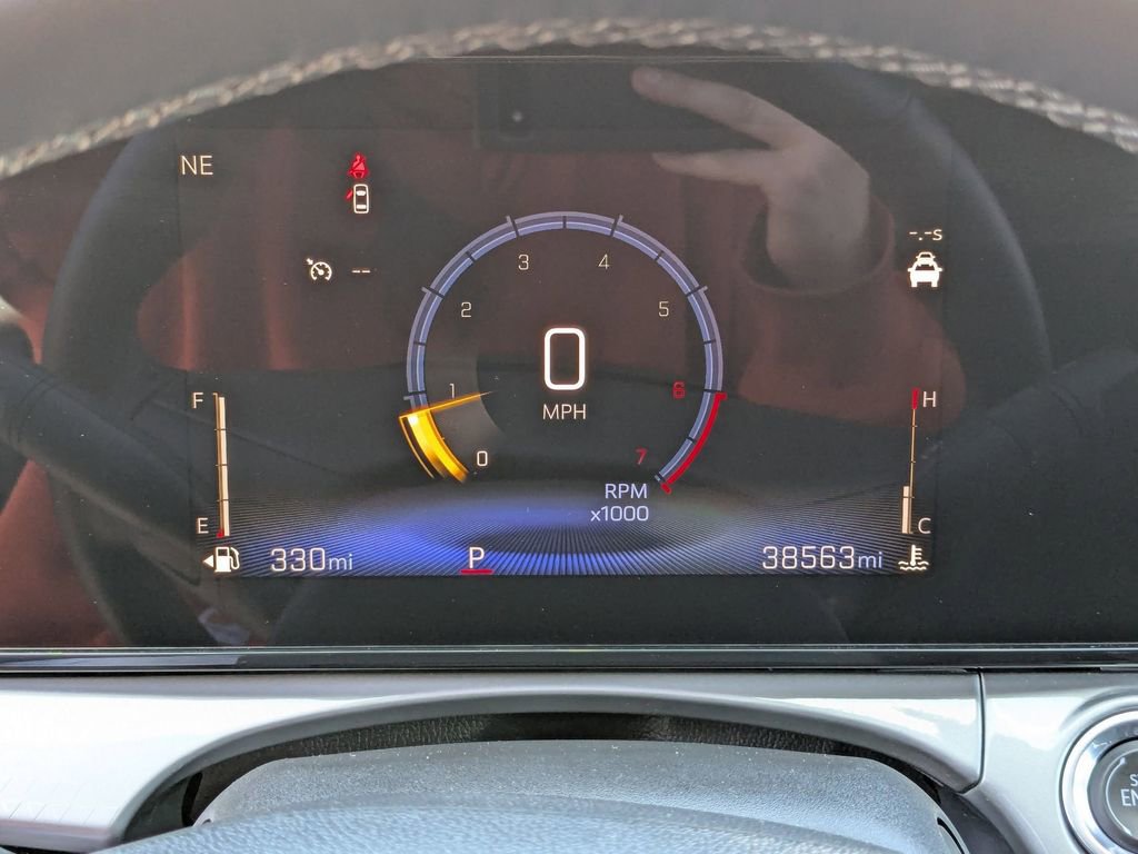 Used 2025 Chevrolet Trax LT w/ LT Convenience Package FWD image 19