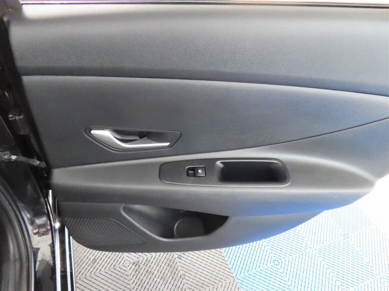 Used 2024 Hyundai Elantra SE FWD image 28