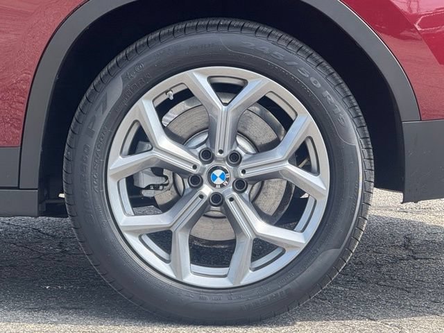 Used 2025 BMW X4 xDrive30i AWD/4WD image 4