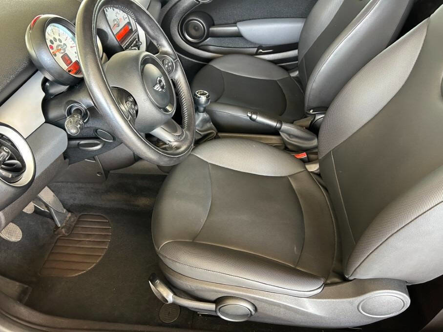 Used 2012 MINI Cooper Hardtop image 16