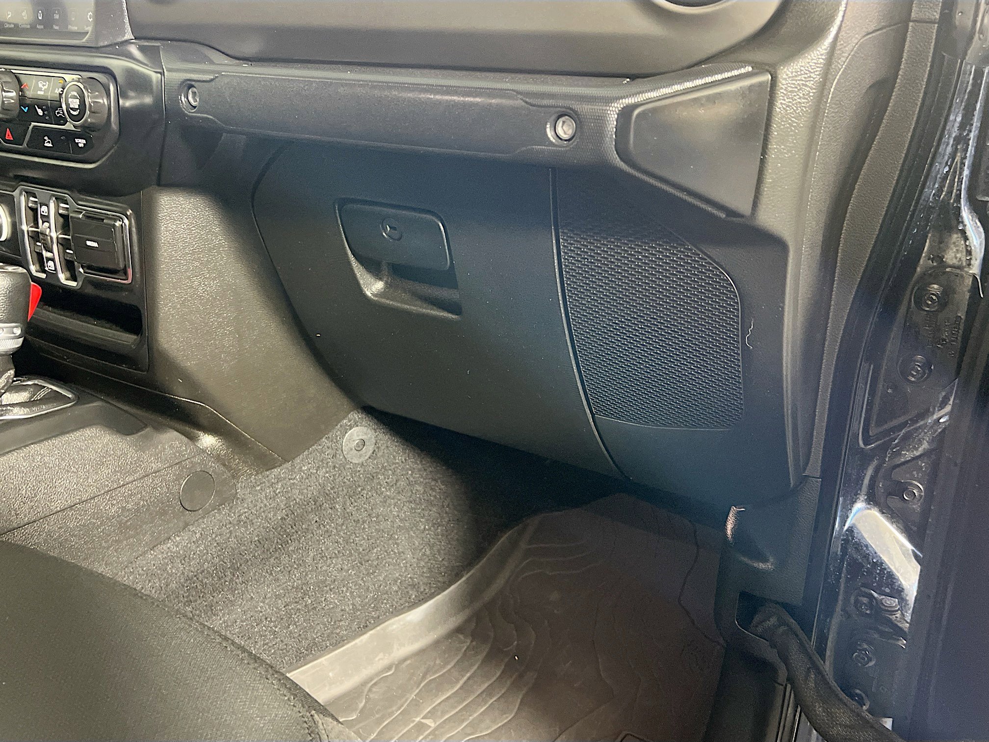 Used 2022 Jeep Gladiator Willys image 35