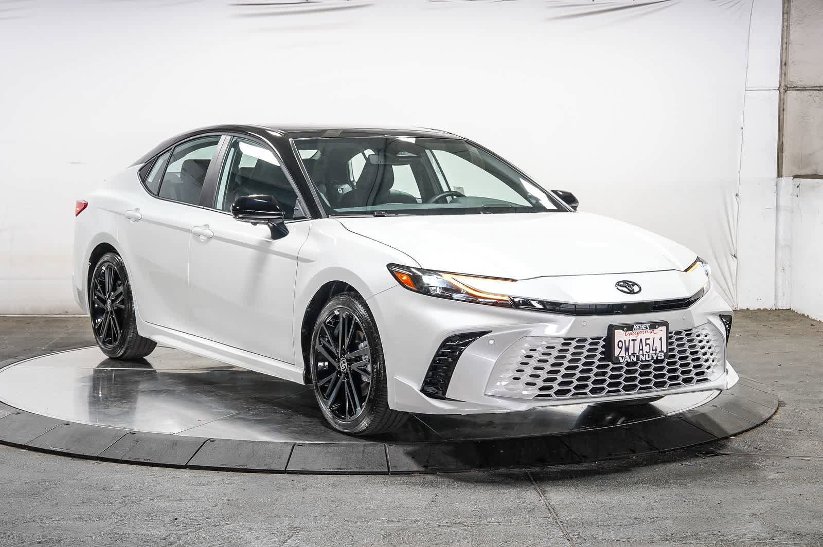 Used 2026 Toyota Camry XSE w/ Premium Plus Package FWD image 5