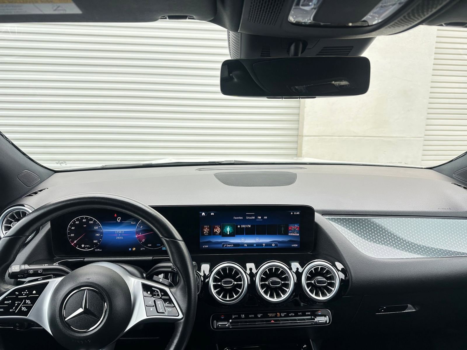 Used 2025 Mercedes-Benz GLA 250 4MATIC image 33