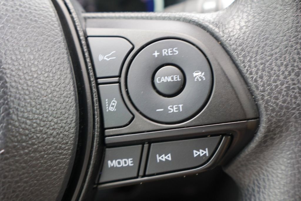 Used 2025 Toyota RAV4 XLE w/ Convenience Package image 15