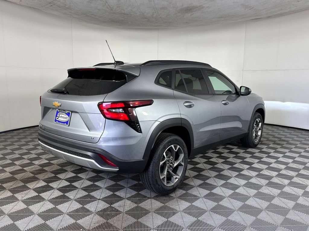 New 2026 Chevrolet Trax LT w/ Driver Confidence Package FWD image 5