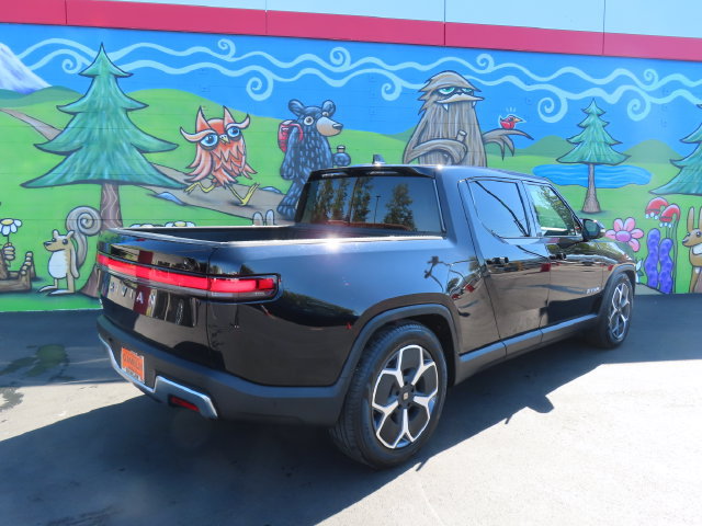 Used 2023 Rivian R1T Adventure Dual AWD/4WD image 5