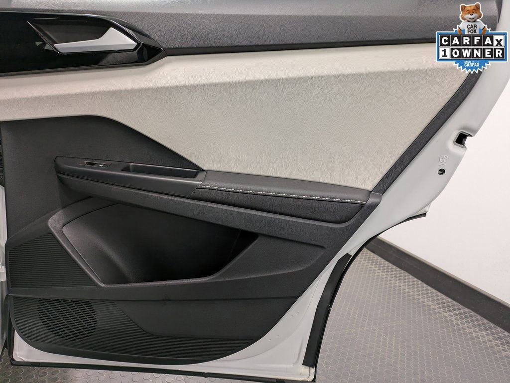 Used 2025 Volkswagen Taos S image 27