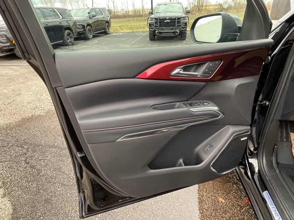 New 2026 Chevrolet Traverse RS w/ LPO, Floor Liner Package image 9