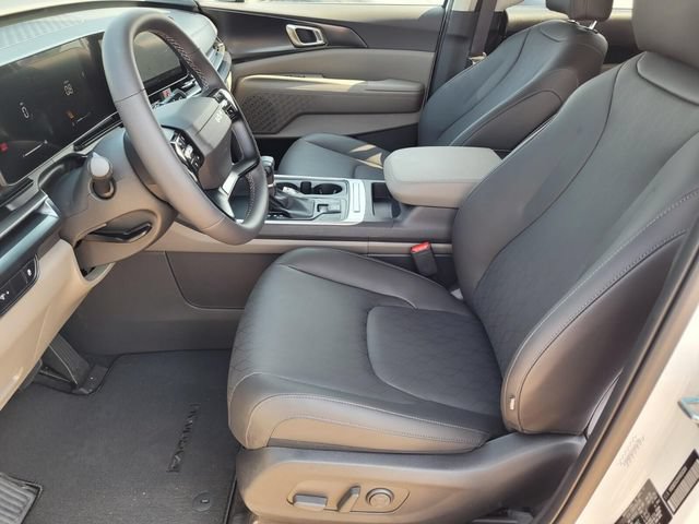 New 2027 Kia Carnival FWD image 8