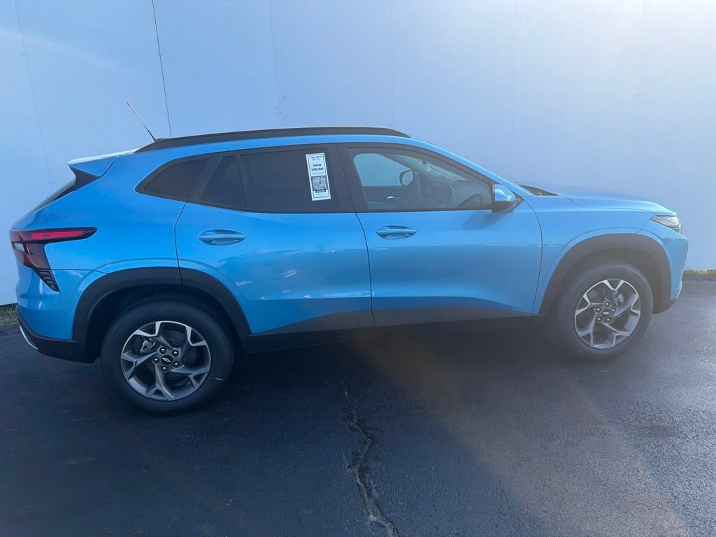 New 2026 Chevrolet Trax LT FWD image 3