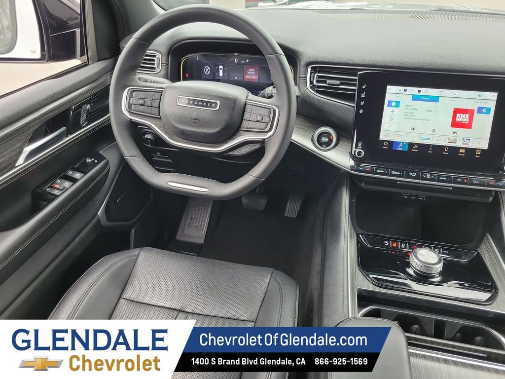 Used 2024 Jeep Wagoneer L Series II RWD image 24