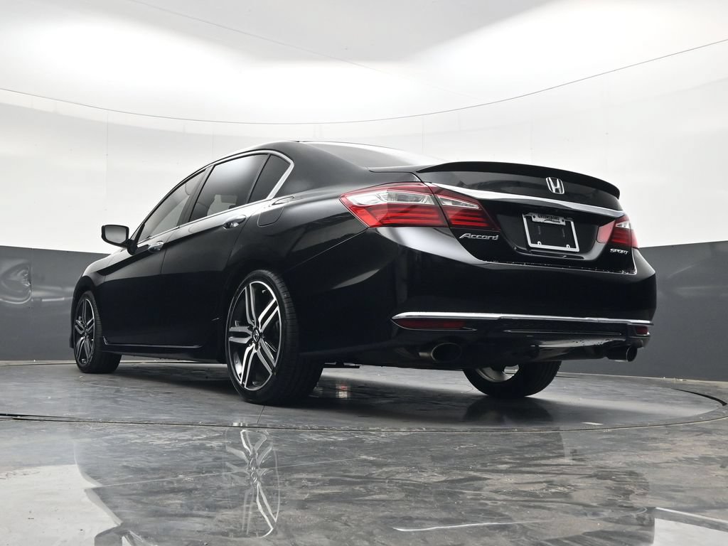 Used 2017 Honda Accord Sport image 31