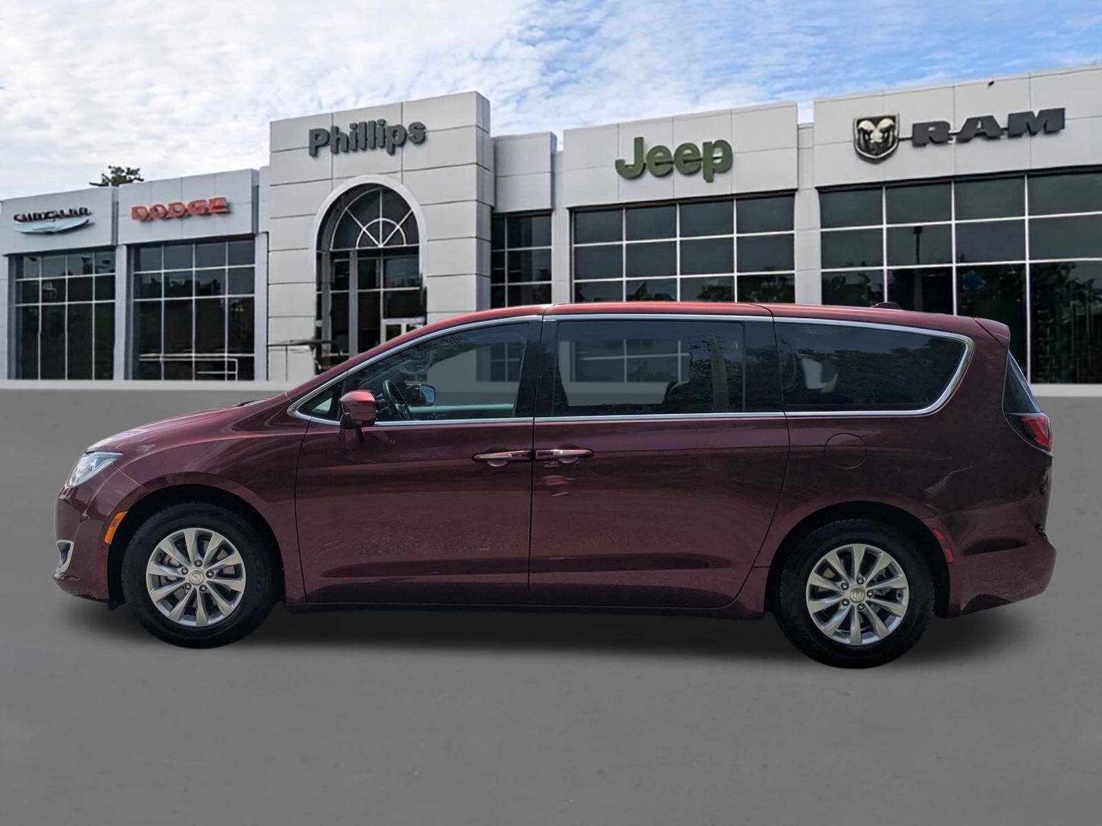 Certified 2019 Chrysler Pacifica Touring Plus w/ Advanced Safetytec Group FWD image 6