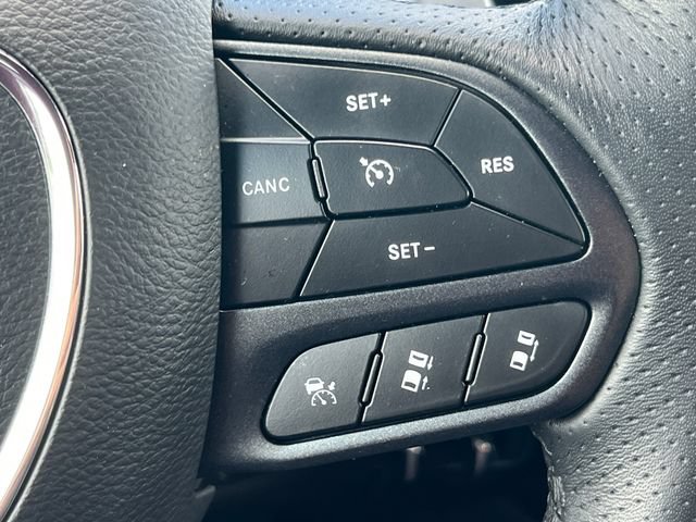 Used 2025 Dodge Durango R/T w/ Blacktop Package AWD/4WD image 24