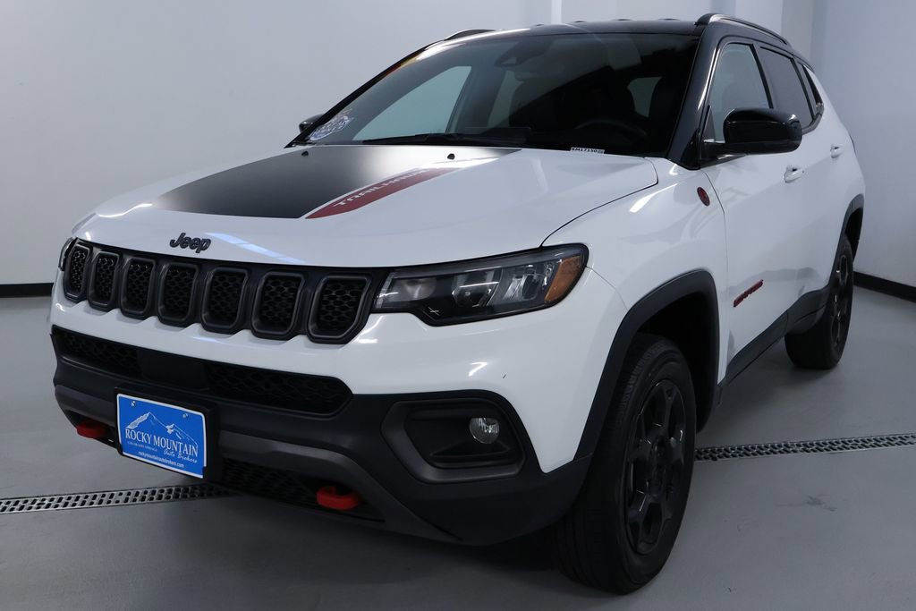 Used 2024 Jeep Compass Trailhawk image 3