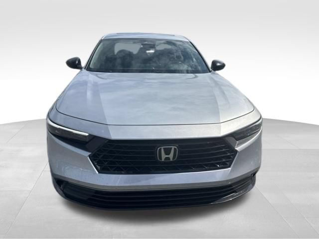 Used 2025 Honda Accord Sport image 3