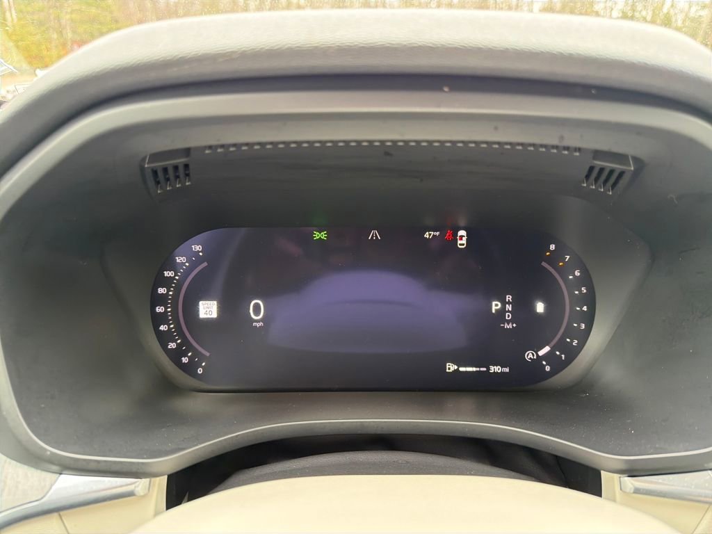 Used 2023 Volvo XC60 B5 Plus w/ Climate Package image 19